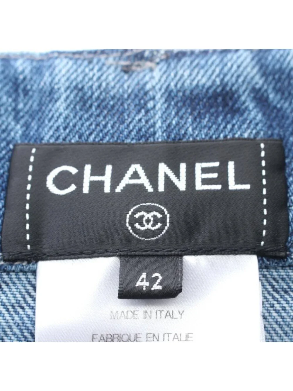 Chanel slight signs